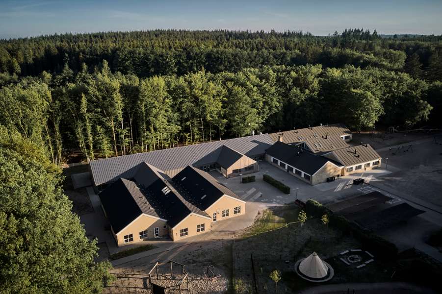 Skolerenovering med stålprofiler på Skørping Skole, Skørping Skole, Himmerlandsvej 59, 9520 Skørping